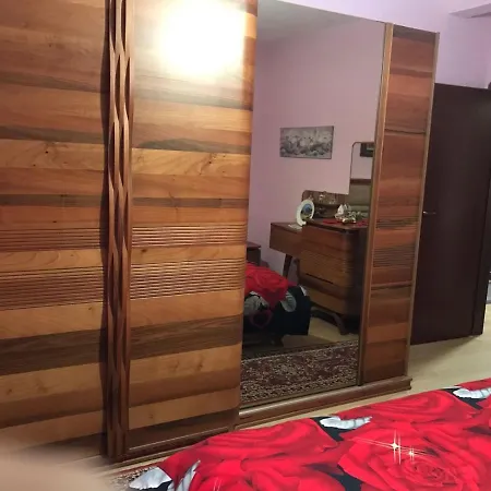 Laku - At The Heart Of * ティラナ